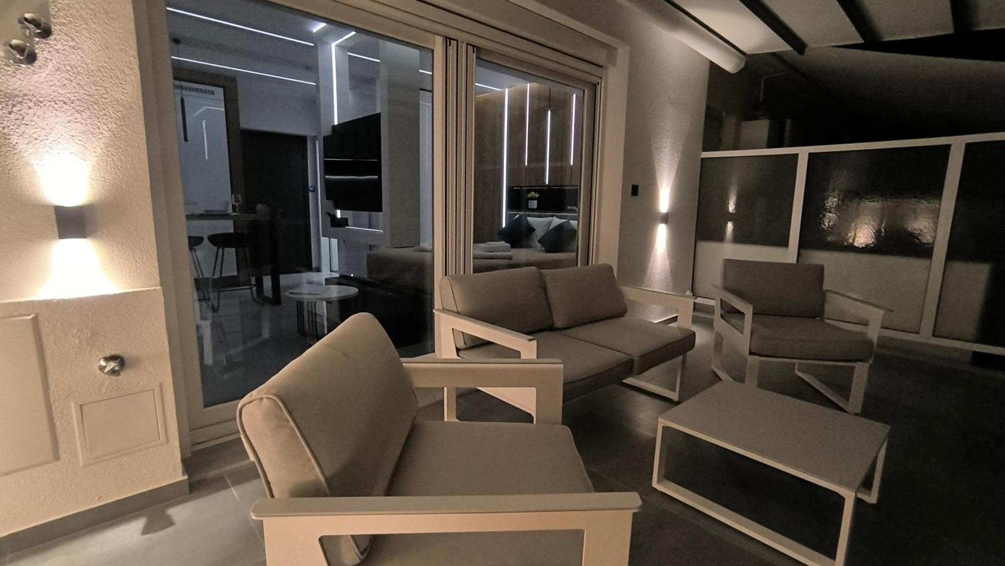 Larisa Absolute Suites, Sky View Smart Home ภายนอก รูปภาพ